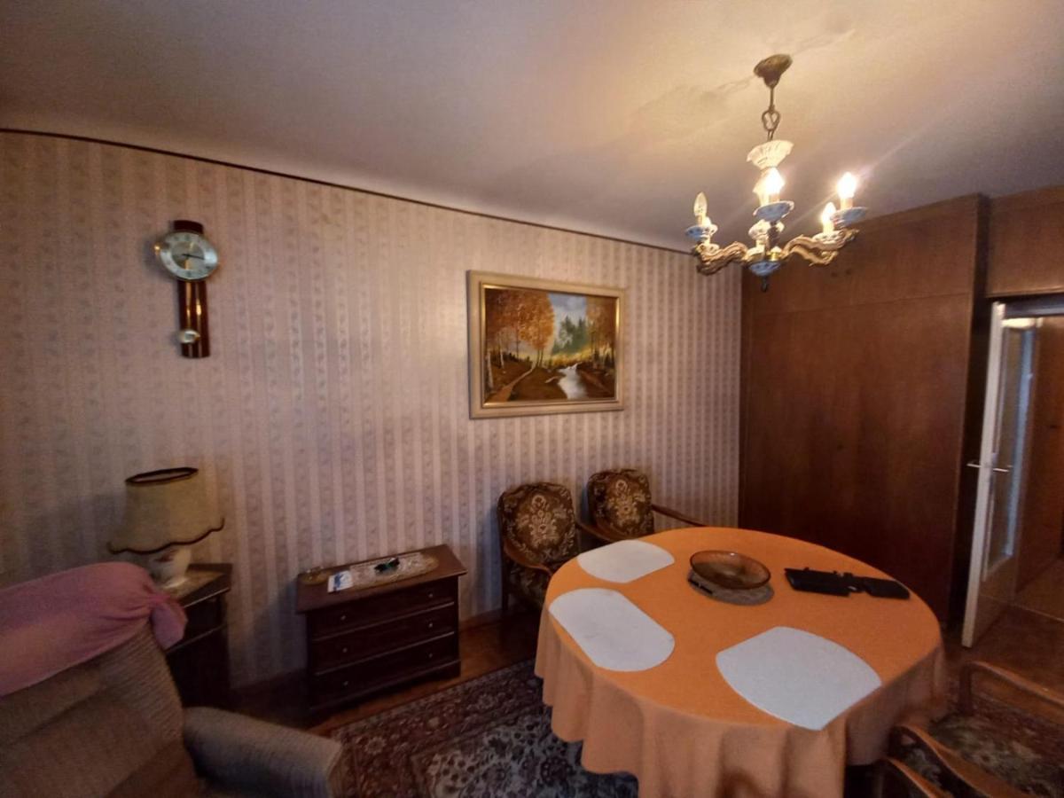 Ferienwohnung ,,Wohnen Wie Zu Grossmutter'S Zeiten'' Wenen Buitenkant foto